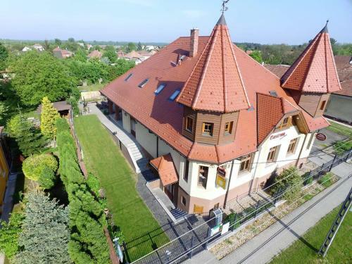 Hostal Castrum Vend�gh�z