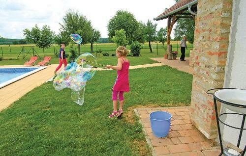 Holiday Home J�kai Utca-szentkozmadombja