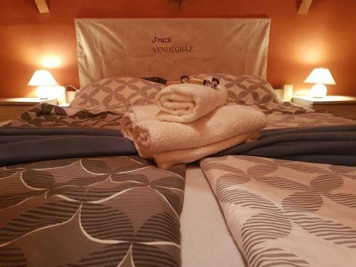 Hostal Fruzsi Vend�gh�z