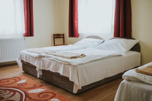 Hostal Sz�p Kert Vend�gh�z