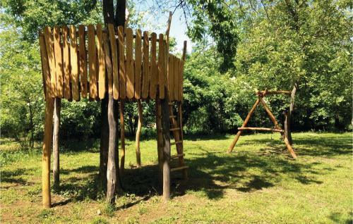 Three-bedroom Holiday Home In Szolad
