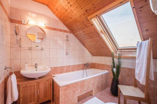 Apartments In Szantod/balaton 26368