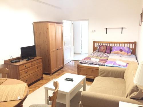 Mate Gold Apartment Ii.