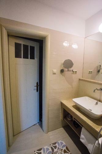 Crocus Gere Bor Hotel Resort & Wine Spa