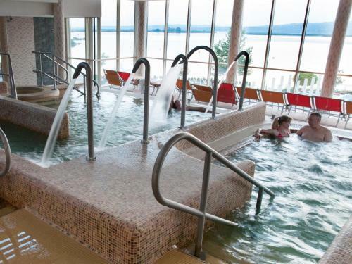 Hotel Velence Resort & Spa
