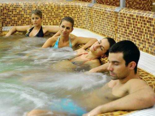 Hotel Velence Resort & Spa
