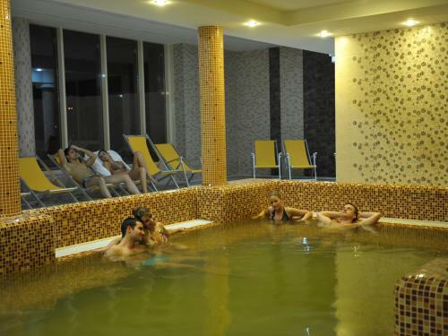 Hotel Velence Resort & Spa