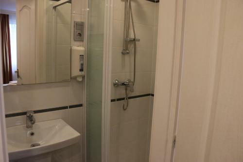 Hostal Aradi Vend�gh�z
