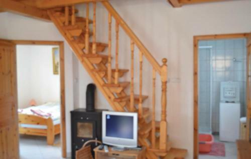 Three-bedroom Holiday Home In Zamardi