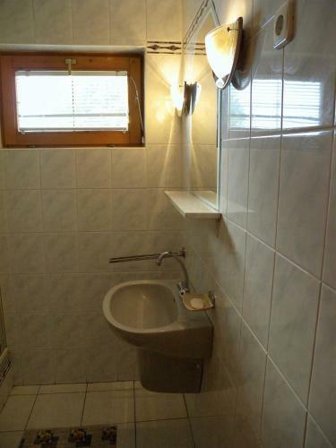Apartment In Zamardi/balaton 33875