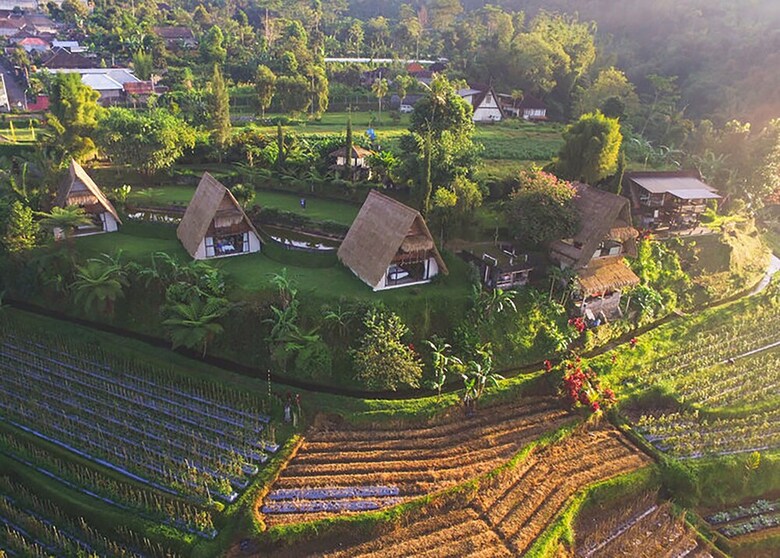 Hostal Village Above The Clouds