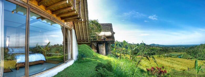 Hostal Village Above The Clouds