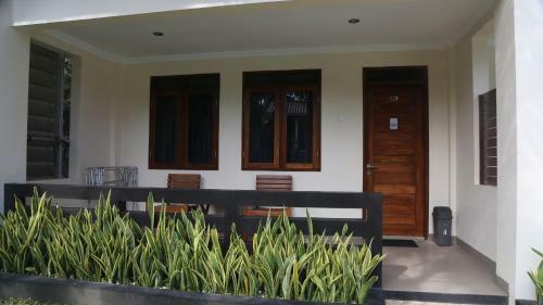 Hotel Sunrise Resort Batukaras