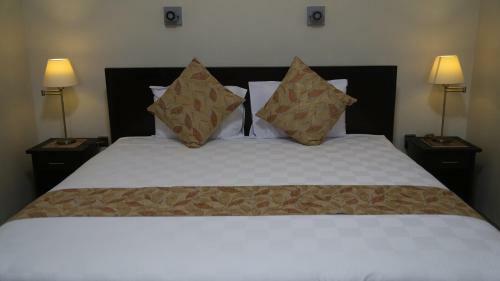 Hotel Sunrise Resort Batukaras