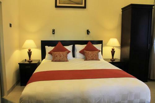 Hotel Sunrise Resort Batukaras