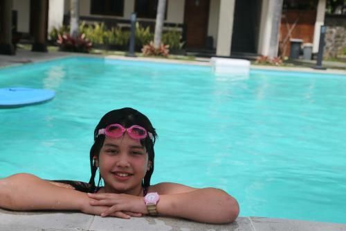 Hotel Sunrise Resort Batukaras