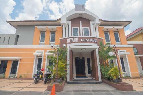 Hostal Reddoorz Syariah Plus @ Banjarbaru 2