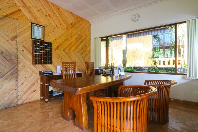Aries Biru Hotel & Villa