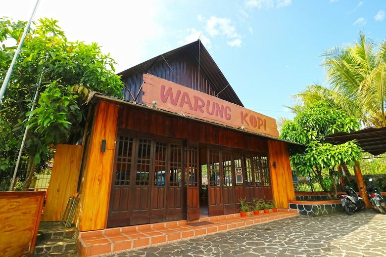 Aries Biru Hotel & Villa
