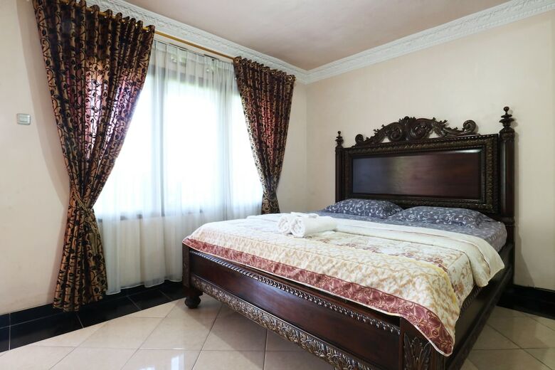 Aries Biru Hotel & Villa