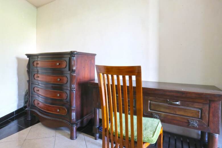 Aries Biru Hotel & Villa