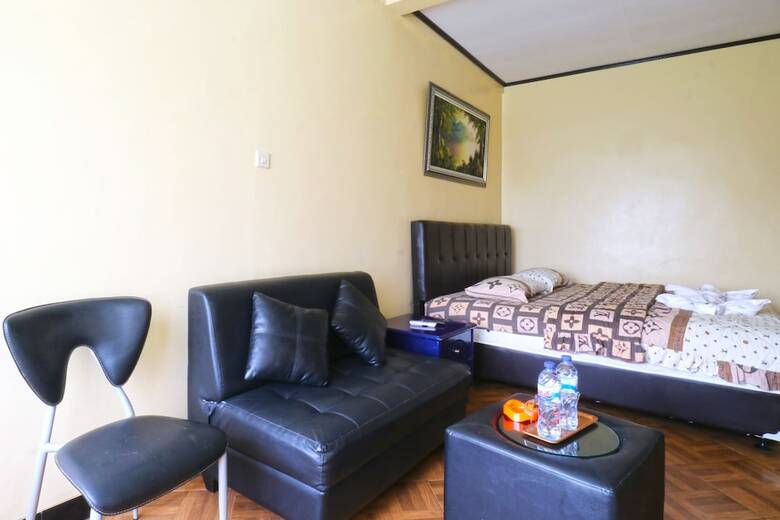 Aries Biru Hotel & Villa