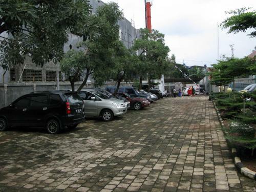 Posada Cinere Inn & Residence
