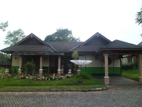 Fame Villa Yokohama Kota Bunga