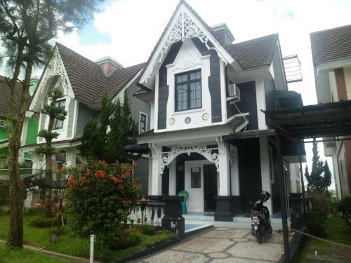 Zevannya Villa Belanda Kota Bunga