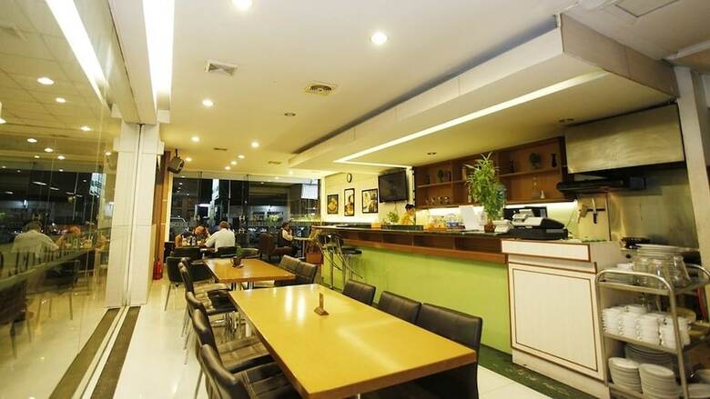 Hotel Ayola Hoci Cipanas