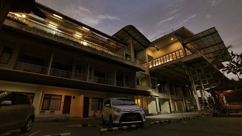 Hotel Ayola Hoci Cipanas