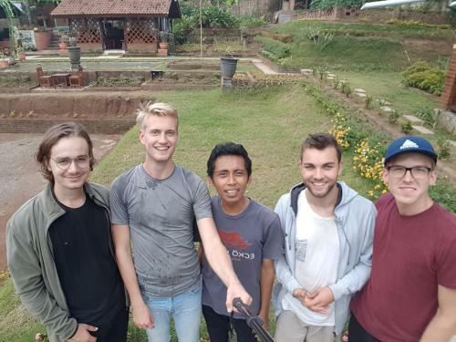 Hostal Rupan Resto And Homestay