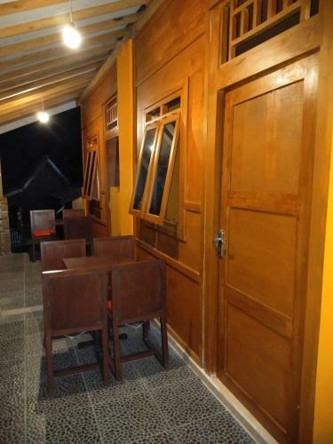 Hostal Rupan Resto And Homestay