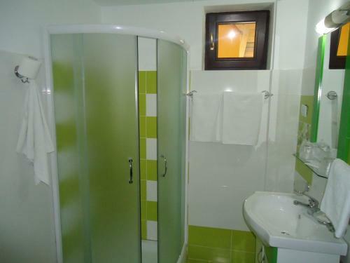 Hostal Pensiunea Geona
