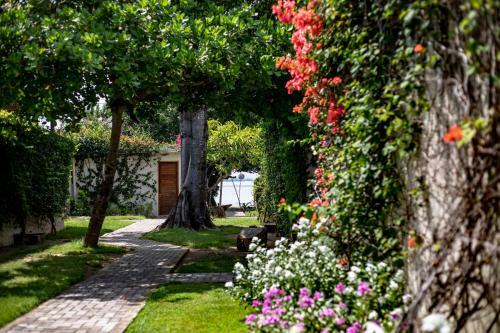 Villa Kokomo Resort Gili Gede