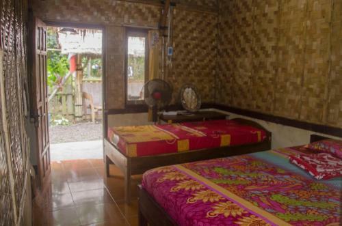Hostal Red Island Bungalows