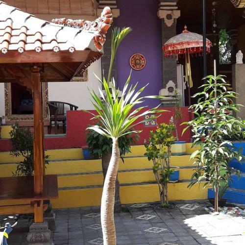 Hostal Kubu Pilatus Inn
