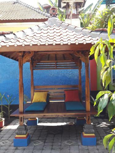 Hostal Kubu Pilatus Inn