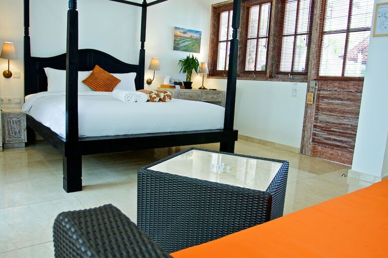 Hotel Ok Divers Resort & Spa