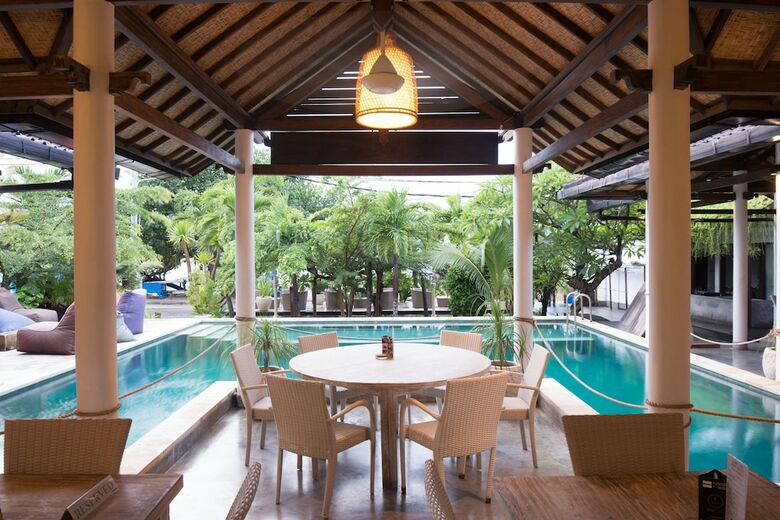 Hotel Ok Divers Resort & Spa