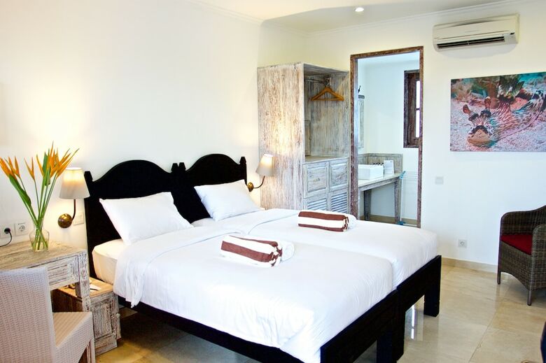 Hotel Ok Divers Resort & Spa