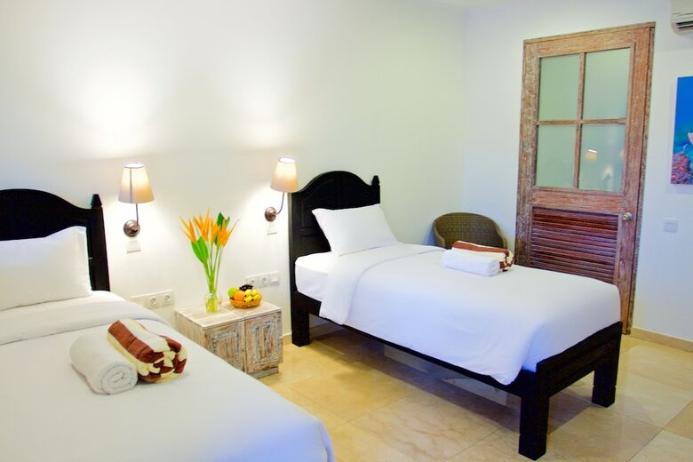 Hotel Ok Divers Resort & Spa