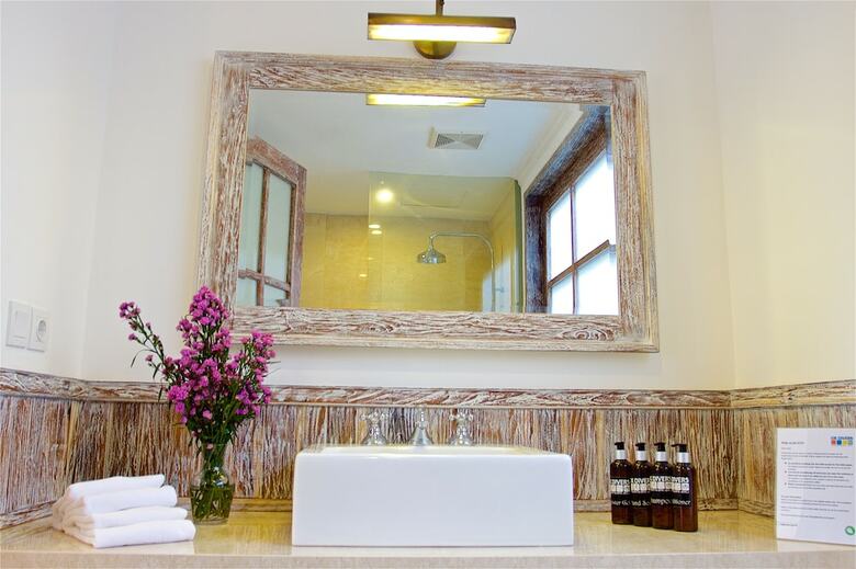 Hotel Ok Divers Resort & Spa