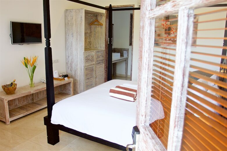 Hotel Ok Divers Resort & Spa