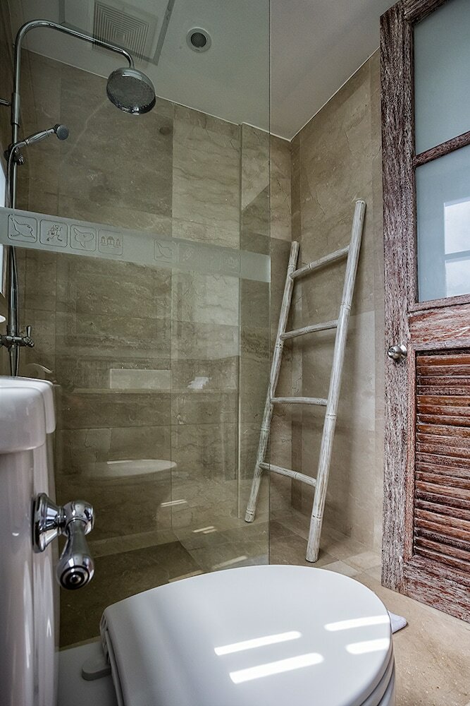 Hotel Ok Divers Resort & Spa