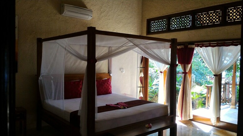 Teluk Indah Beach & Pool Villa