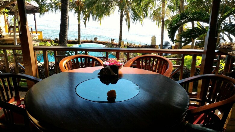 Teluk Indah Beach & Pool Villa