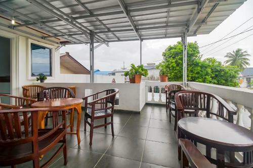 Hostal Reddoorz Near Pantai Tanjung Pendam