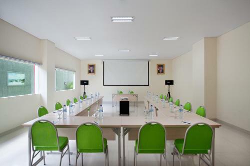 Hotel Maxonehotels At Belstar Belitung