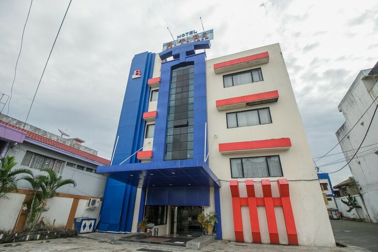 Hotel Reddoorz Plus Near Taman Siring